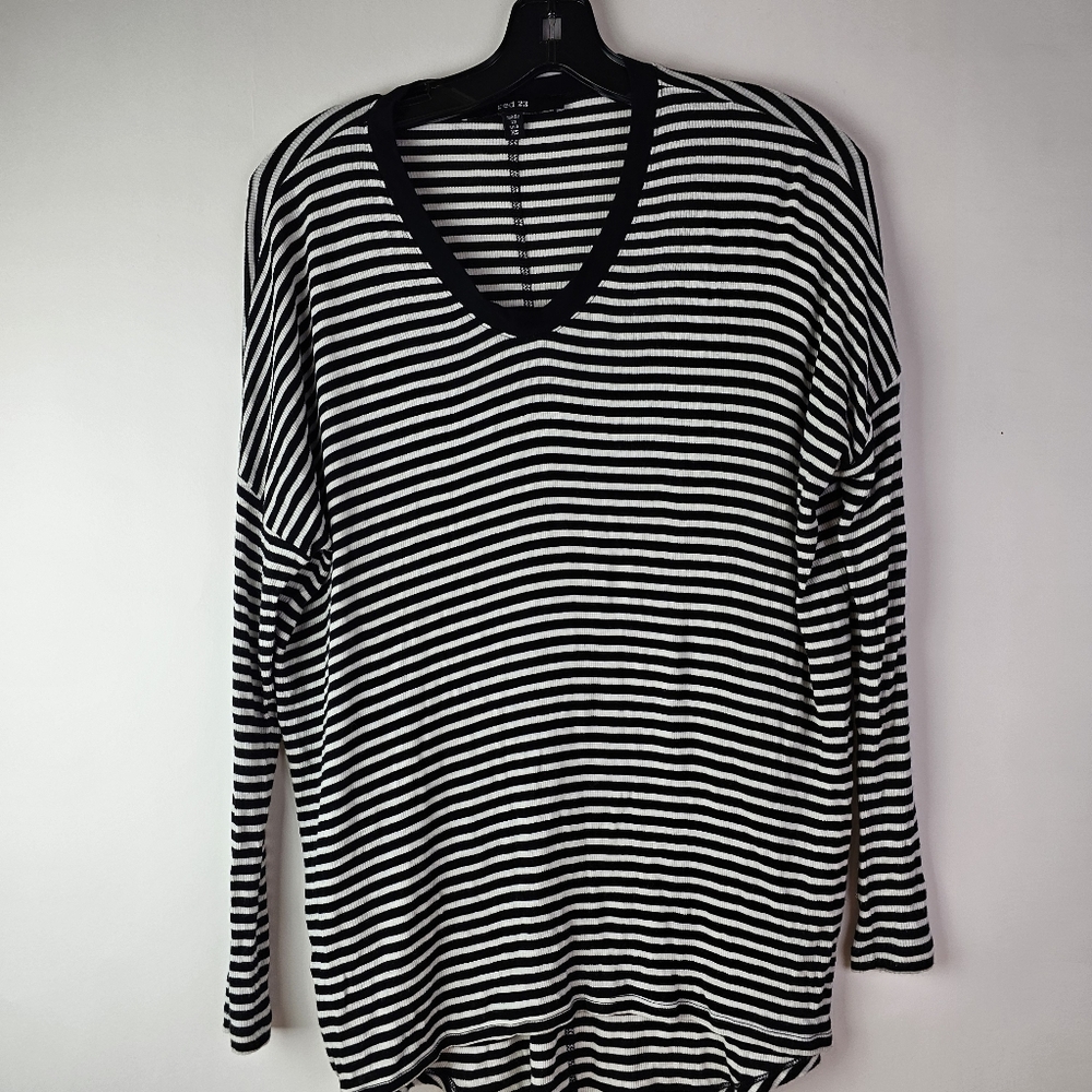 Red 23 Women's XS Black White Stripe Stretch LS Shirt Sweater Basic Minimalist